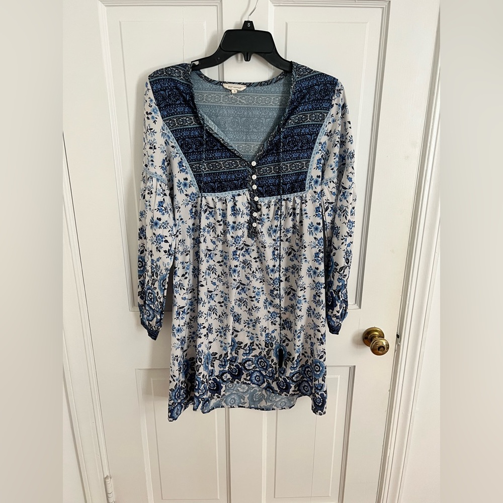 Cute blue and white floral dress!